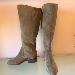 Boots size 7